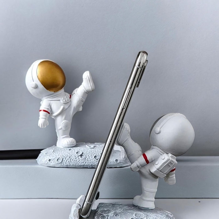 Out-of-This-World Astronaut Mobile Phone Holder