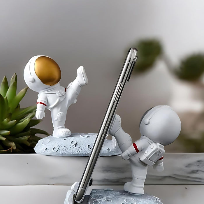 Out-of-This-World Astronaut Mobile Phone Holder