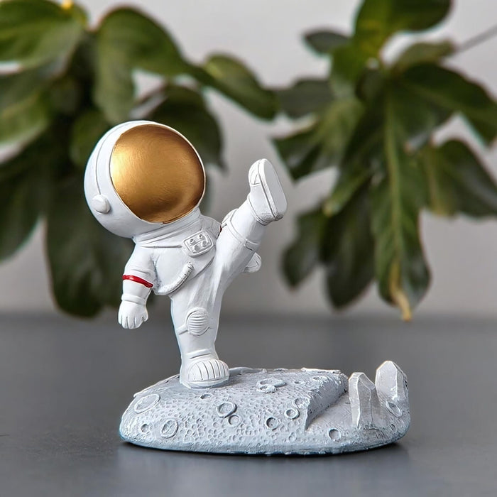 Out-of-This-World Astronaut Mobile Phone Holder