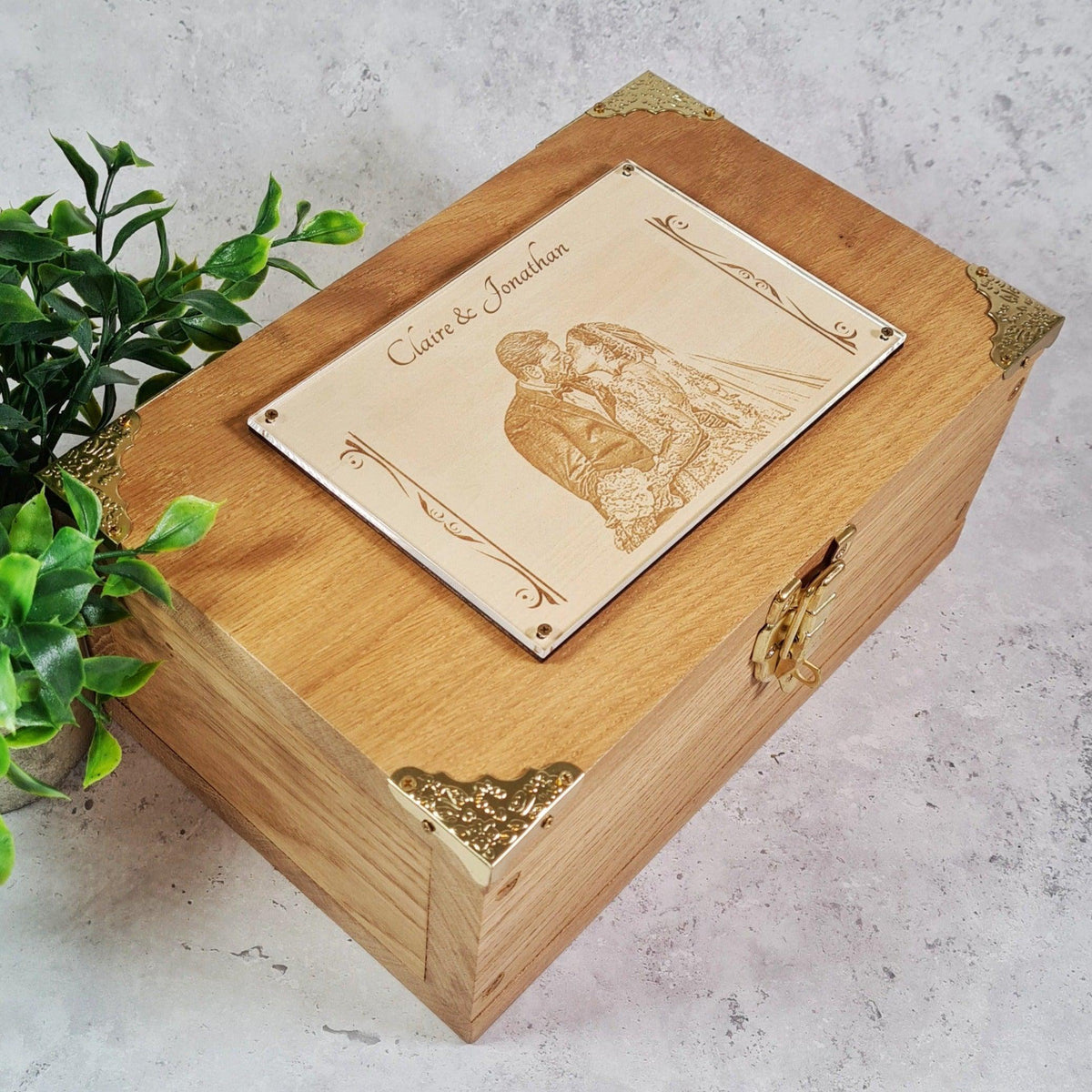 Engraved Oak Wedding Memory Box I Luxury Bride & Groom Gift I Wooden W —  Make Memento